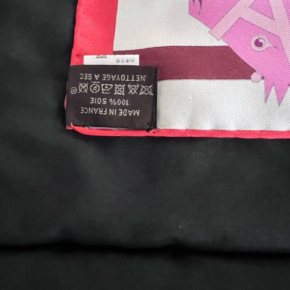 Hermès Paris silk scarf (approx. 16” x 16”). - Picture 10 of 13
